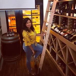 Meet your Posher, Lesly